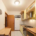 Apartment Black Star