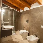 Apartment Black Star