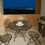 Black Star Apartment
