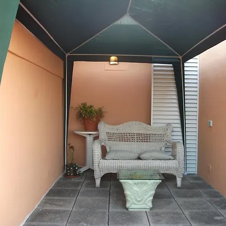 Black Star Apartment