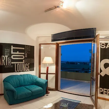 Black Star Apartment *