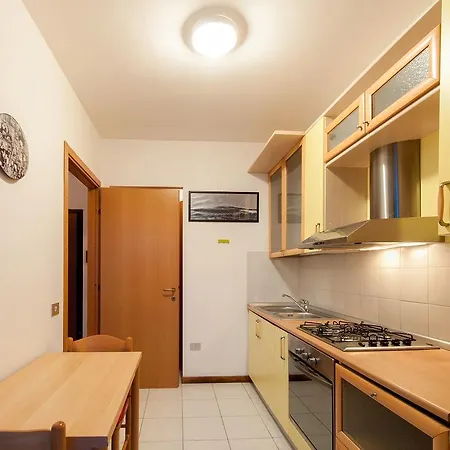 Apartment Black Star