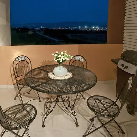 Black Star Apartment