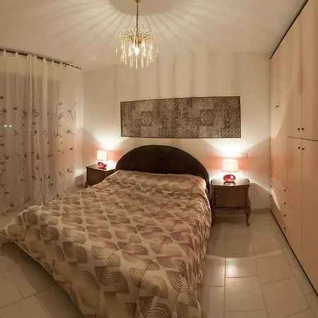 Apartment Black Star *