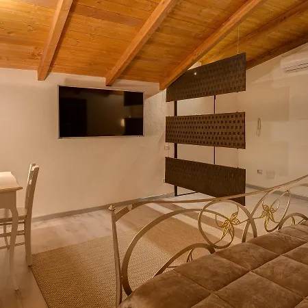 Black Star Apartment *